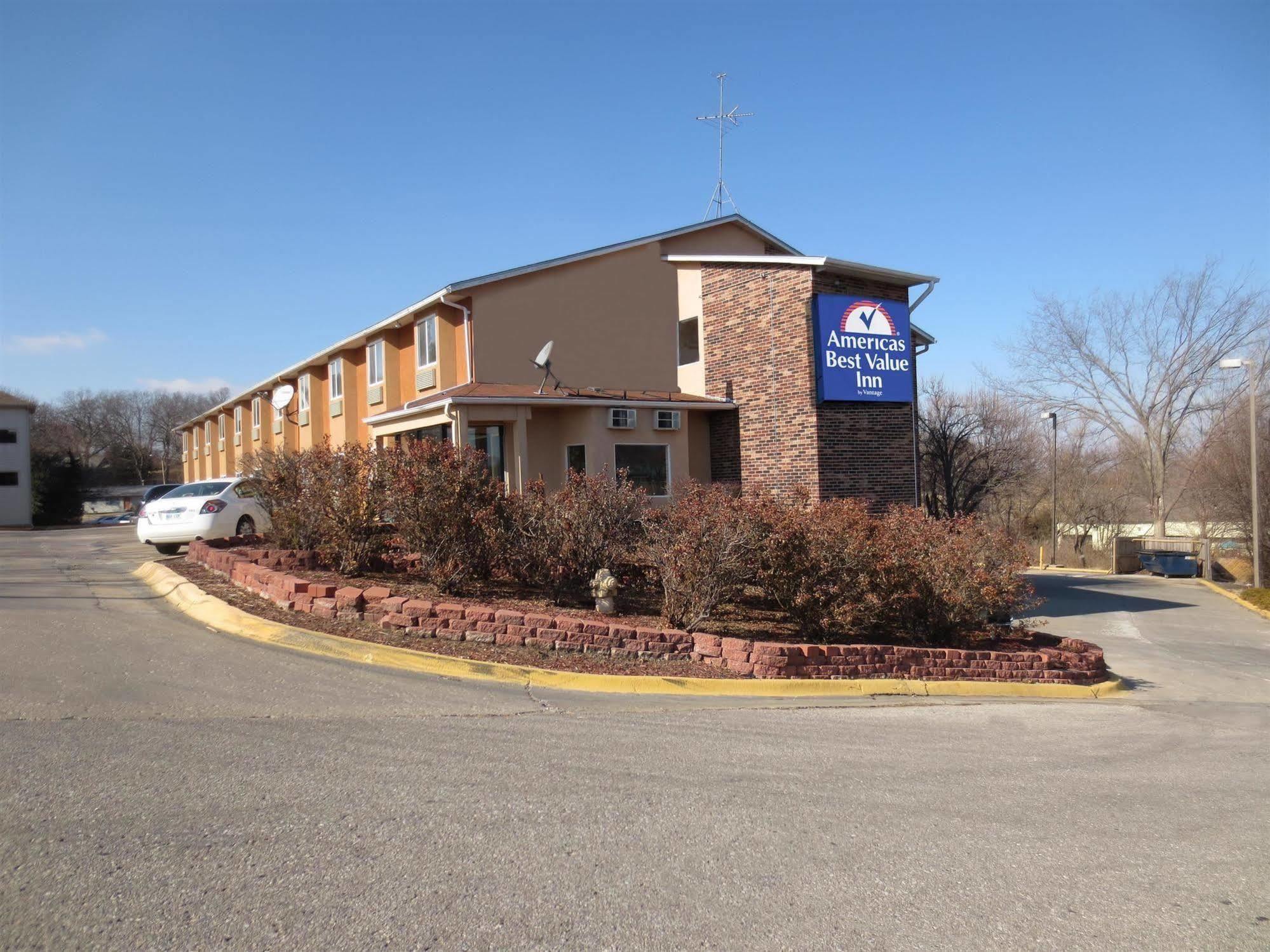 American Best Value Inn 로렌스 외부 사진